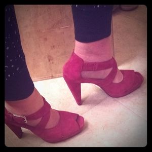 Gallery image 1 for Micheal Kors platform sandals