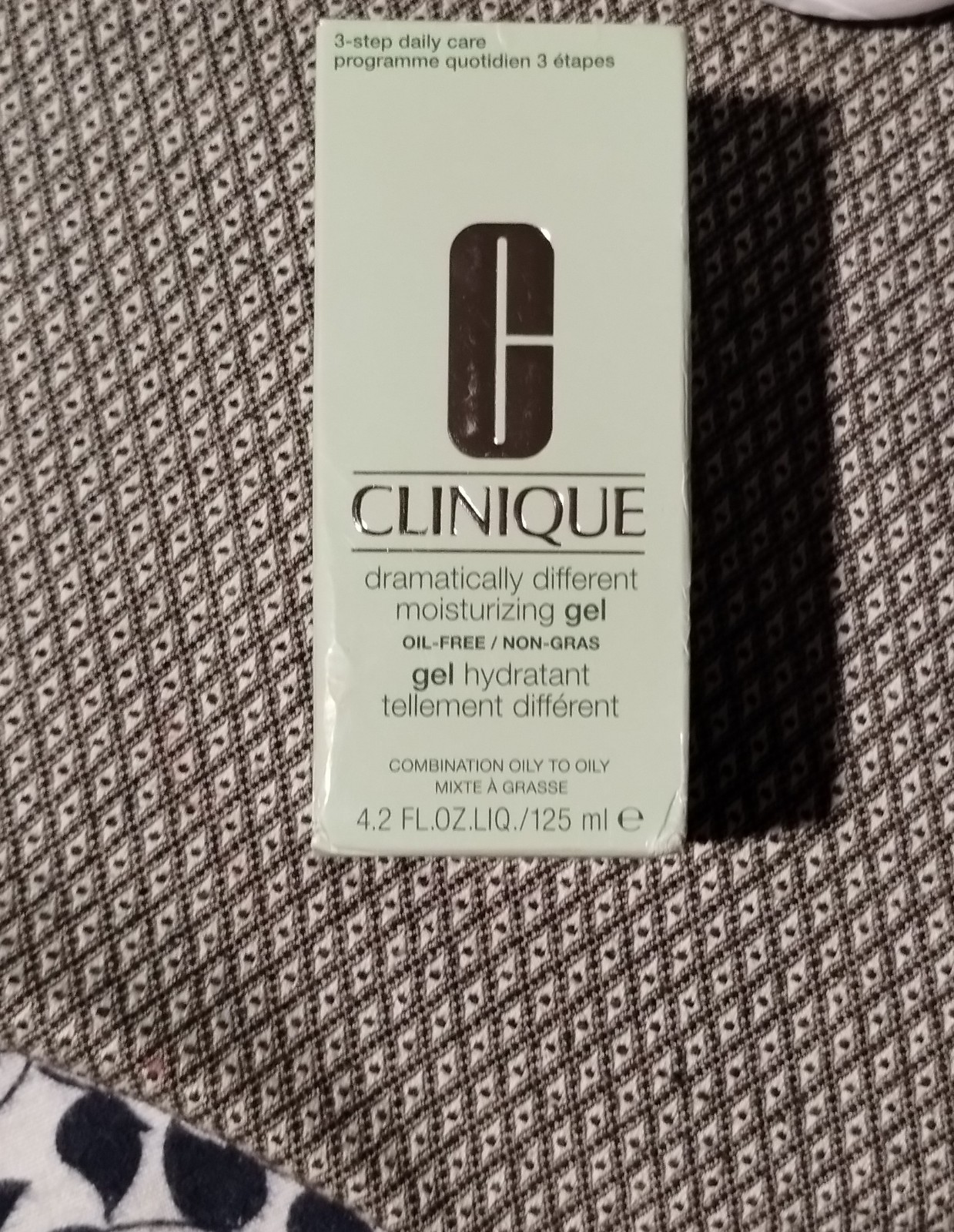 Clinique Dramatically Different Moisturizing Gel