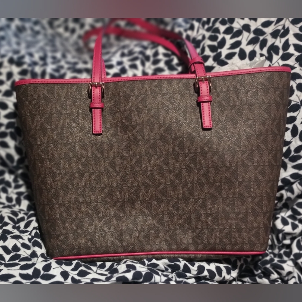 Gallery image 3 for Michael Kors Jet Set Charm in Flame