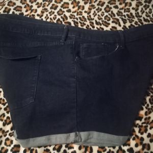 Gallery image 2 for Plus Size Women's Denim Shorts, Size 26