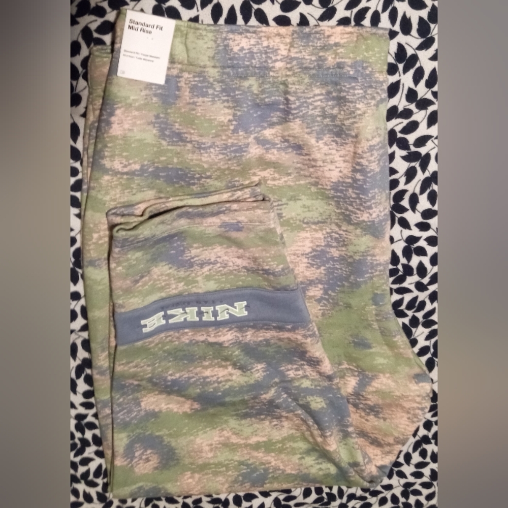 Gallery image 3 for Nike Sportswear Essential Fleece Curve Sweatpants