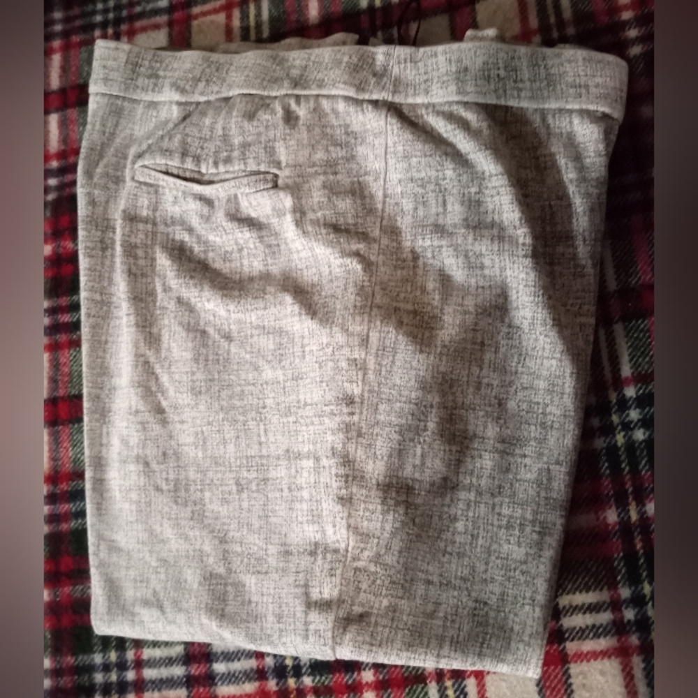 Gallery image 2 for Amanda + Chelsea Cropped Pants, 14