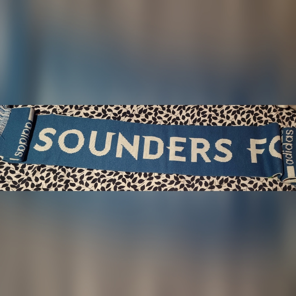 Gallery image 1 for Seattle Sounders 2013 Season Ticket Member Scarf