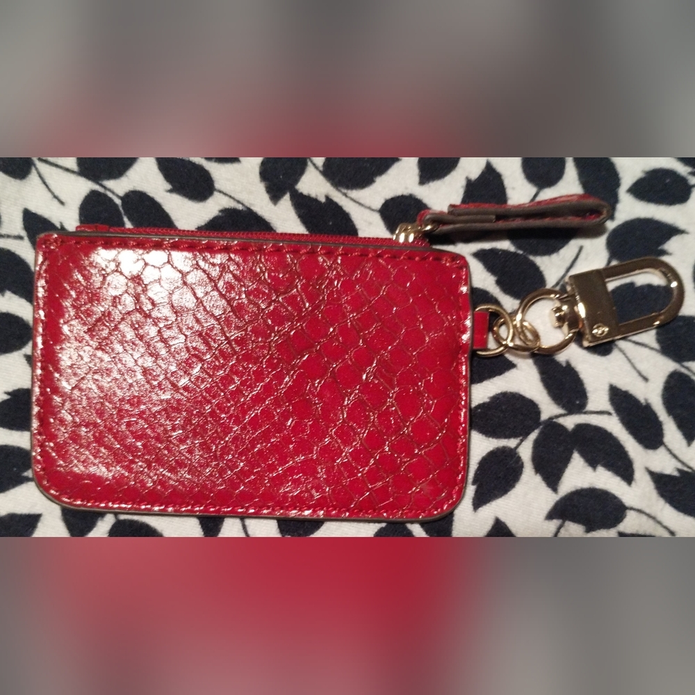 Gallery image 1 for Guess Zippered Coin Pouch