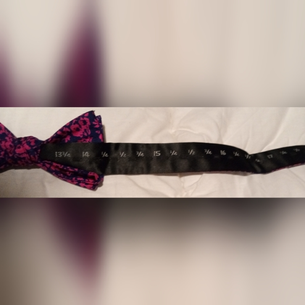 Gallery image 2 for Tommy Hilfiger Printed Floral PT Bow Tie