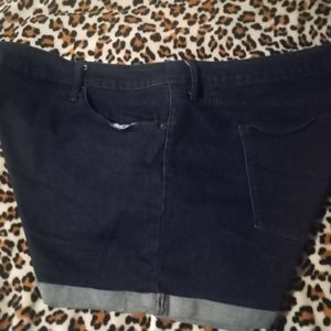 Gallery image 3 for Plus Size Women's Denim Shorts, Size 26